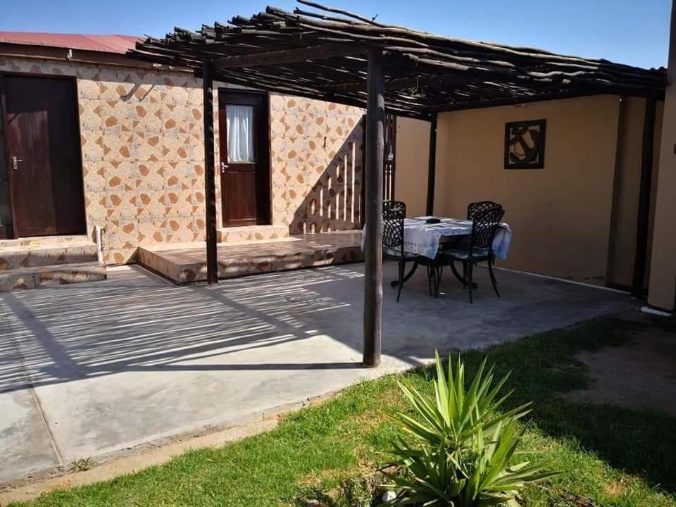 Skippers Backpackers Cc Albergue Walvis Bay Exterior foto